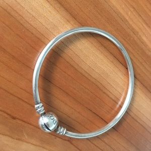 🌸 Pandora sterling silver bangle (small)